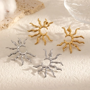 Sunburst Stud Earrings Stainless Steel Hollow Sun Shape Gold Plated Minimalist Trendy Jewelry For Women