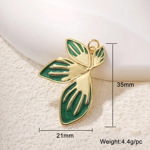 Macro view of gradient leaf pendant with 35mm height and 21mm width dimensions