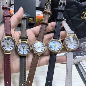 Orologio Quarzo Donna Elegante Quadrante Piccolo Lunetta Strass Quadrante Madreperla Cinturino Pelle PU Numeri Romani
