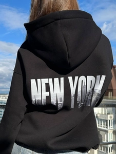 Oversized μαύρο φούτερ για γυναίκες με τύπωμα New York στην πλάτη και γαλάζιο ουρανό