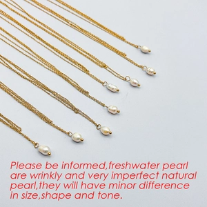 Parallel arrangement of double-layered gold chains with natural freshwater pearls