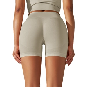 Short de yoga taille haute sans couture avec effet push-up fessier en tissu respirant