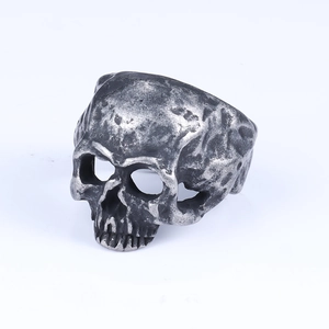 Vintage silver pirate skull ring in stainless steel with a punk gothic design for men