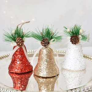 Ornements Suspendus Arbre De Noël Cloches Avec Paillettes Pommes De Pin Naturelles Aiguilles De Pin Et Nœuds Décoration De Fête