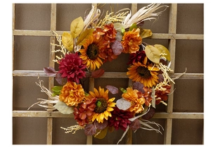 Detail of 45cm artificial sunflower wreath with red dahlias for autumn harvest decor