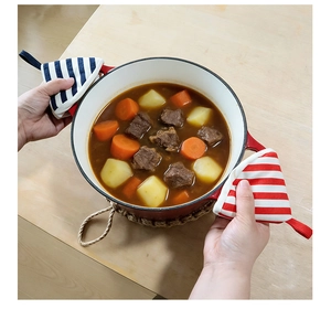 Cotton linen heat-resistant pot handle covers for kitchen cookware with stripe pattern