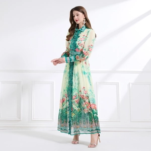 Elegantes langes Chiffon-Blumenkleid mit Taillengürtel und langen Ärmeln für den Frühling