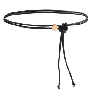 Cintura sottile in pelle PU nera con cerchio in metallo dorato e design a nodo elegante