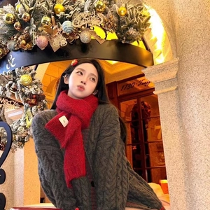 Sciarpa rossa invernale in maglia per donna, spessa e calda, ideale per il look natalizio