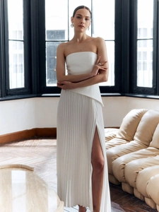 Top A Tubo Senza Spalline Bianco E Gonna Lunga Pieghettata A Vita Alta Con Spacco Da Donna Elegante Vacanze