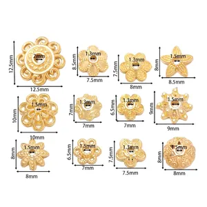 Copriperle a fiore dorate con misure per creazione gioielli fai-da-te e distanziatori bracciali