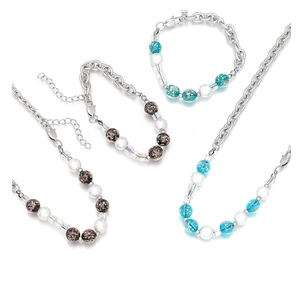 Ensemble collier et bracelet en sable doré lumineux avec perles à fleurs argentées