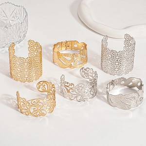 Eleganti bracciali a polsino geometrici in metallo oro e argento per le donne