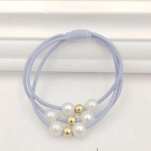 Élastiques à cheveux bleu clair à trois fils avec perles blanches et billes dorées