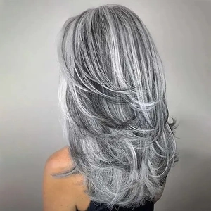 Long Wavy Synthetic Wig Ombre Middle Part Heat Resistant Fiber Hair For Women Natural Looking Daily Costume Party Use