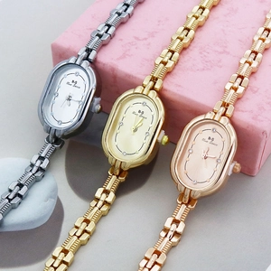 Trois montres quartz élégantes pour femmes avec cadran ovale en argent, or et or rose
