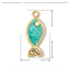 Detailed size and material parameters for the green fish-shaped enamel pendant