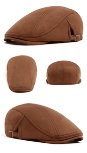 Vues multi-angles de la casquette plate en daim marron avec boucles en métal réglables