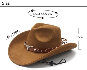 Détails du chapeau de cowboy en daim marron avec ruban en cuir à tête de taureau