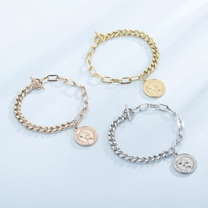 Bracelets Elizabeth à pendentif pièce et fermoir à bascule en or, argent et or rose