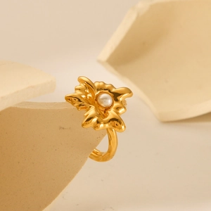 French vintage gold stainless steel heart ring with pearl on geometric stone base