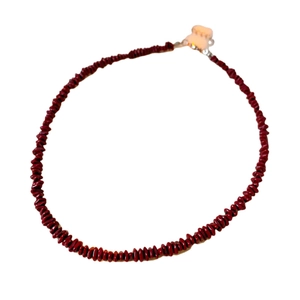 Collar vintage de cuentas rojo oscuro en acero inoxidable con colgante de oso translúcido