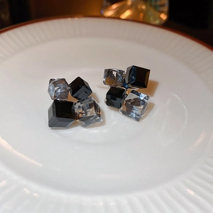 Minimalist square geometric stud earrings with black and transparent crystal blocks