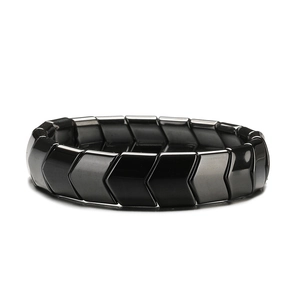 Bracelet de mode en hématite noire pour hommes avec éléments de flèche en croissant irrégulier