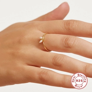 S925 sterling silver honey bee ring with white zircon stones on model's hand