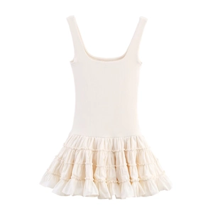 Robe courte sans manches crème avec haut côtelé et jupe à volants multicouches