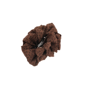 Pince à cheveux motif léopard marron avec texture satinée plissée pour femme