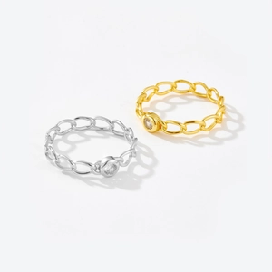 Elegant s925 silver chain rings in gold and silver finish with central zircon stone