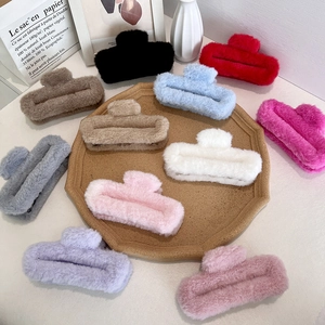 Large Plush Hair Claw Clip Faux Fur Plastic Shark Hairpin Winter Autumn Warm Soft Elegant Headwear For Women Girls