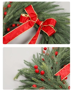 Détail d'une couronne de Noël avec nœud en velours rouge, aiguilles de pin et baies