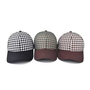 Thickened plaid baseball caps for men and women featuring classic houndstooth patterns