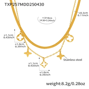 Détails du collier double couche doré à trèfle avec mesures et spécifications techniques