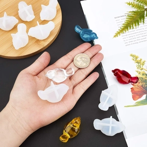 Stampo in silicone fai da te per uccellini 3D in resina con campioni di resina colorata