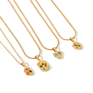 Lot de 4 colliers en acier inoxydable plaqué or 18k avec pendentifs en pierres colorées