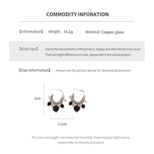 Detailed size specifications for silver C-shaped vintage earrings with glass beads
