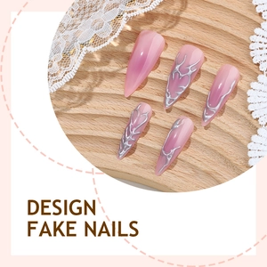 Faux ongles amande rose clair avec motifs fluides argentés 3D de longueur moyenne