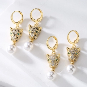 Gold leopard head earrings with sparkling cubic zirconia and dangling white pearls