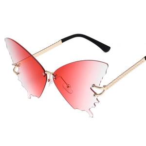 Fashion butterfly oversized sunglasses with red gradient lenses and wavy gold metal temples