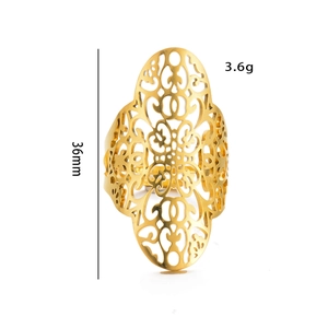 Detailed view of a 36mm long hollow vintage floral ring in gold finish weighing 3.6g