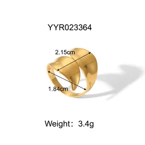 Detail showing dimensions of 2.15cm width and 1.84cm inner diameter for gold leaf ring
