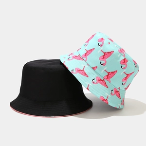 Bob réversible avec imprimé flamant rose et design noir uni pour protection solaire femme