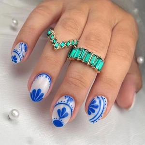 Chinese Style Blue And White Porcelain Press On Nails Oval Floral Pattern Vintage Elegant Artificial Nails With Glue For Women