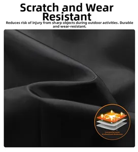Nahaufnahme von schwarzem Funktionsgewebe mit kratzfester Textur der Outdoor-Jacke