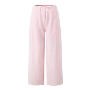 Detail der pink-weiß gestreiften Lounge-Hose mit Gummizug und dekorativen Knöpfen