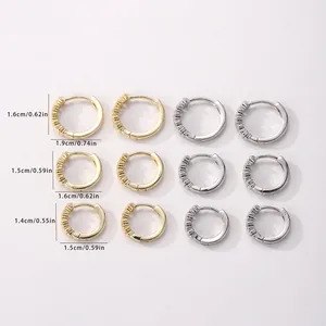 Size guide for minimalist flower hoop earrings in gold and silver with S925 hallmark details