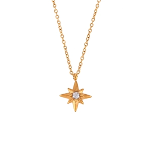Elegante goldene Edelstahlhalskette mit funkelndem Sternanhänger auf weißem Hintergrund